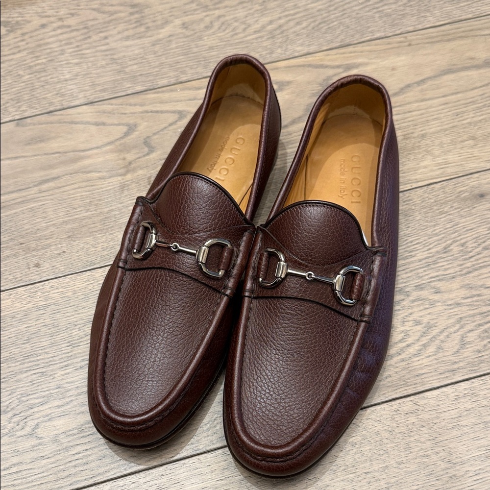 Gucci Men’s loafers with silver buckle